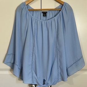 New Direction Front Knotted light blue flared sleeve top size XL